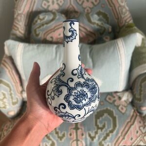 Blue & white bud vase